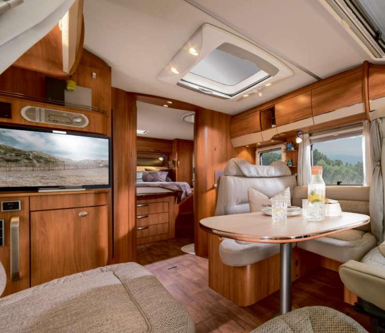 Superior class HYMER T-Class CL 76 Living area and kitchen 77 Living area and kitchen Quality modern interiors for the