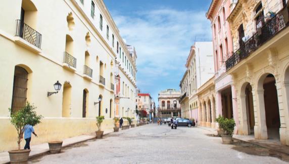 Cuba s Cultural Heritage: Havana and Trinidad February 24 - March 3, 2018 at Café Oriente. Walk back to the hotel after dinner, experiencing Old Havana in the evening.