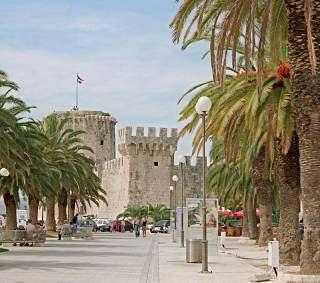 The town was developed around the palace, which was erected in the 4th century by the Roman Emperor, Diocletian.