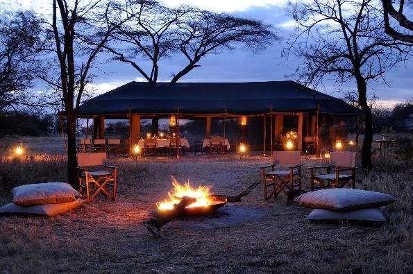 Under canvas and intimate, Olakira Camp captures the essence of classic mobile tented safaris, reminiscent of safaris in the old days.