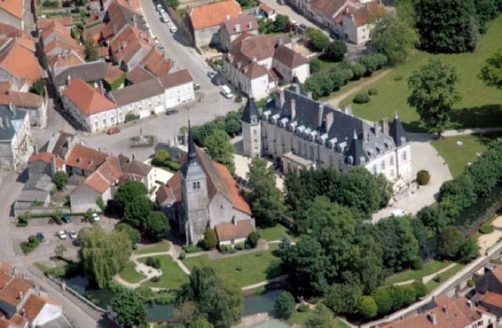 Local Life The village of Arc-en-Barrois offers a golf course next to the château, two bakeries, a local