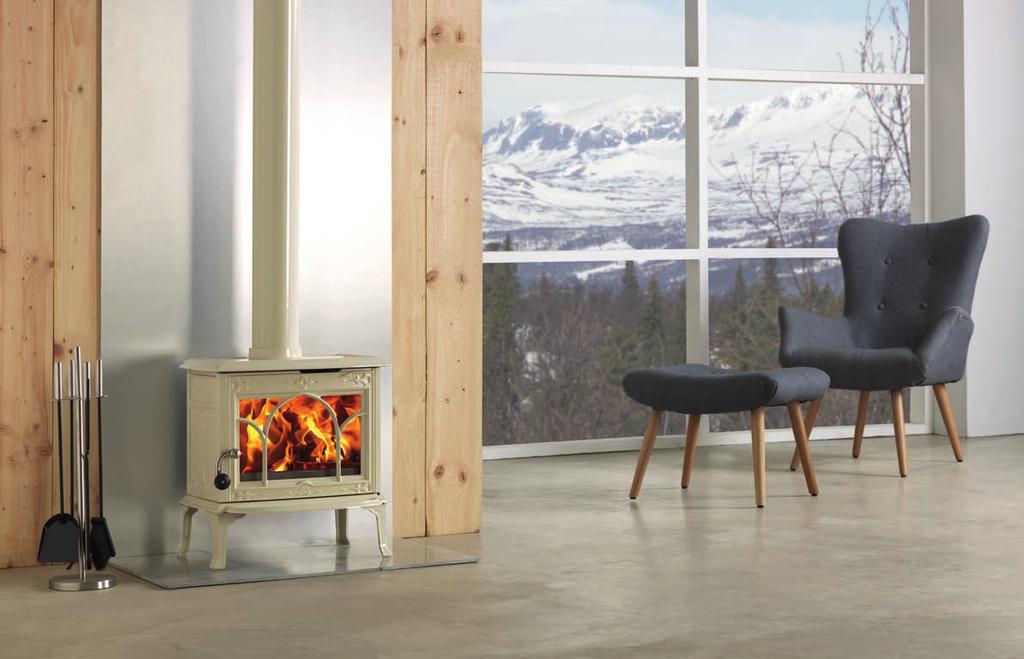 JØTUL F 100 IVE - NEW COMPACT AND PLACEMENT FRIENDLY Jøtul F 100 is a compact stove with a great view of the fire.