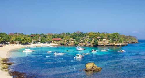 Nusa Lembongan NUSA LEMBONGAN Essential Experiences Take in the impressive views of mainland Bali and its surf breaks from the rocky cliff south of Jungut Batu.