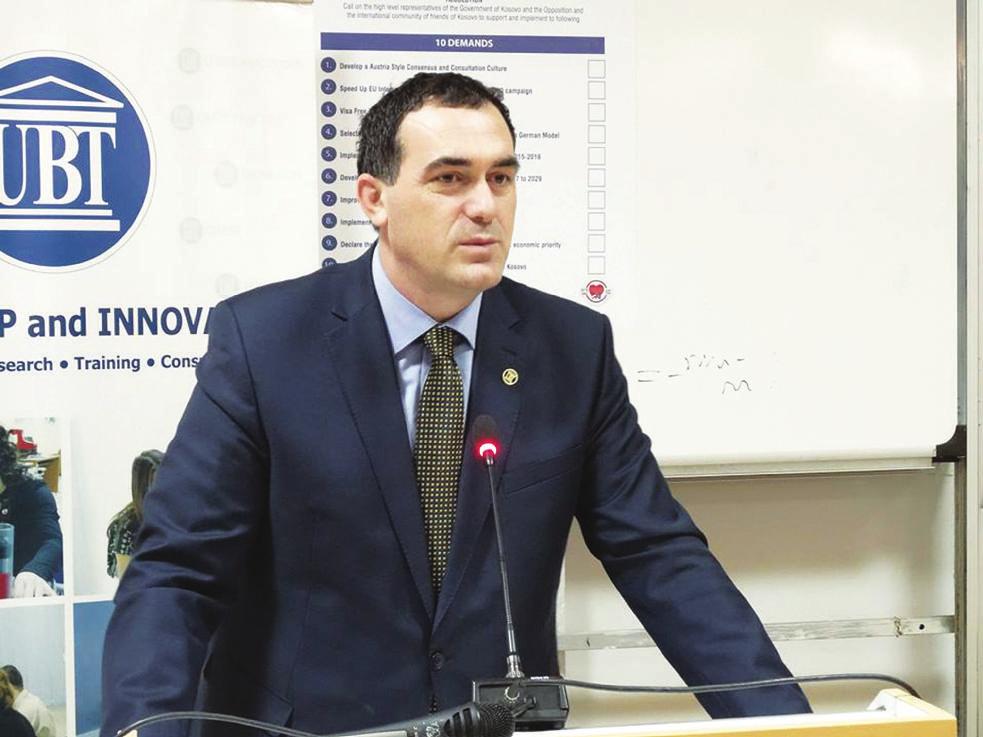 UBT News Maj 2016 3 Rektori Edmond Hajrizi flet për studimet gjatë vitit akademik 2015-16 Aktualitet UBT - 15 vjet rrëfim suksesi Kosova dhe arsimi i lartë në Kosovë është në fazën e