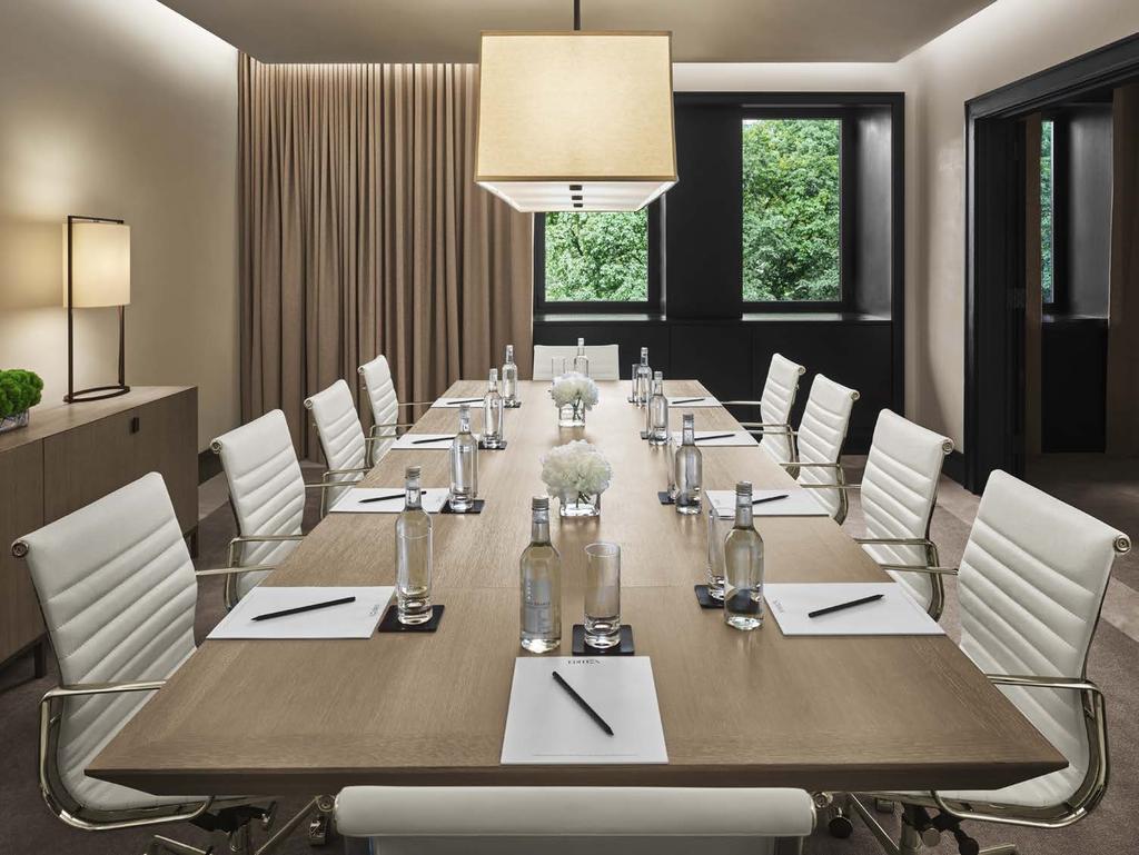 MEETING & EVENT SERVICES The New York EDITION features a series of light-filled flexible meeting studios that overlook Madison Square Park.