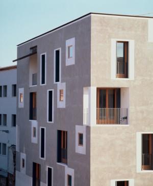 photo: Cino Zucchi photo: Cino Zucchi D - Residential building in La Giudecca Calle delle Scuole 30133 Venice The new residential construction stands in the place of an existing building at the