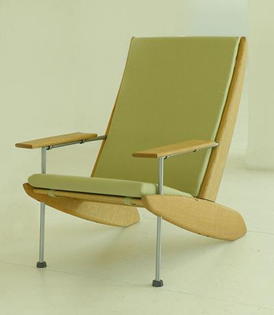 Chris Lehrecke Lounge Chair w / Cushion 29W x