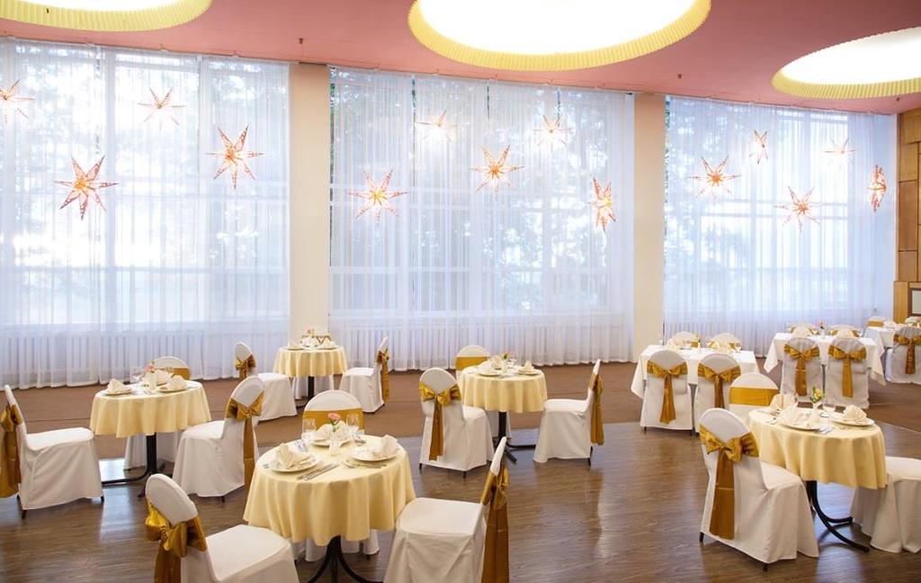 AZIMUT Hotel Nizhny Novgorod 4* 26 In the hotel: Free Wi-Fi NEW Smart Lobby 2 Spacious conference rooms up to 200 persons 1