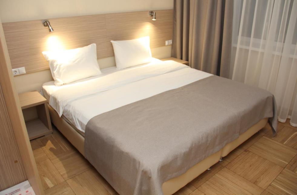 А-Hotel Brno 43 87 guest rooms: 77 Standard rooms 10 Family Standard rooms In the hotel: AVENUE Restaurant