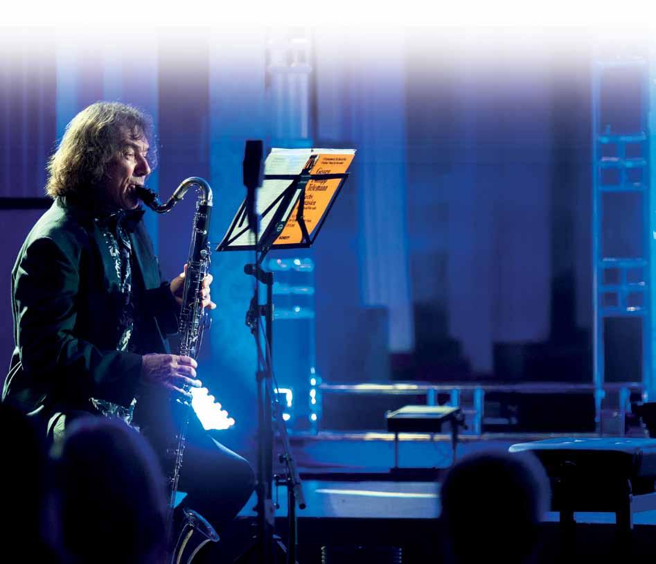 Piše: Dario Poljak Treći, noćni, koncertni termin na 51. Glazbenoj tribini Opatija u subotu, 8. studenoga 2014. bio je rezerviran za performans multiinstrumentalista Ratka Vojteka.