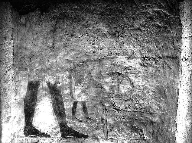 an oryx (a 8022) 18a. 2086: niche in west wall.