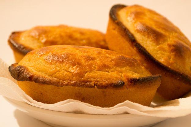 Pasticciotto: is a sweet typical of the Salento area in Puglia, made of pastry with custard and baked in the oven.