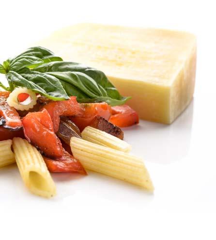 54 Mediteranska tjestenina ~ ~ 2 crvene paprike ~ ~ 2 luka ~ ~ 1/2-1 feferon (prema ukusu) ~ ~ 4 režnja češnjaka ~ ~ 2 žlice maslinovog ulja ~ ~ 60 dag zrelih rajčica ~ ~ 35 dag tjestenine ~ ~