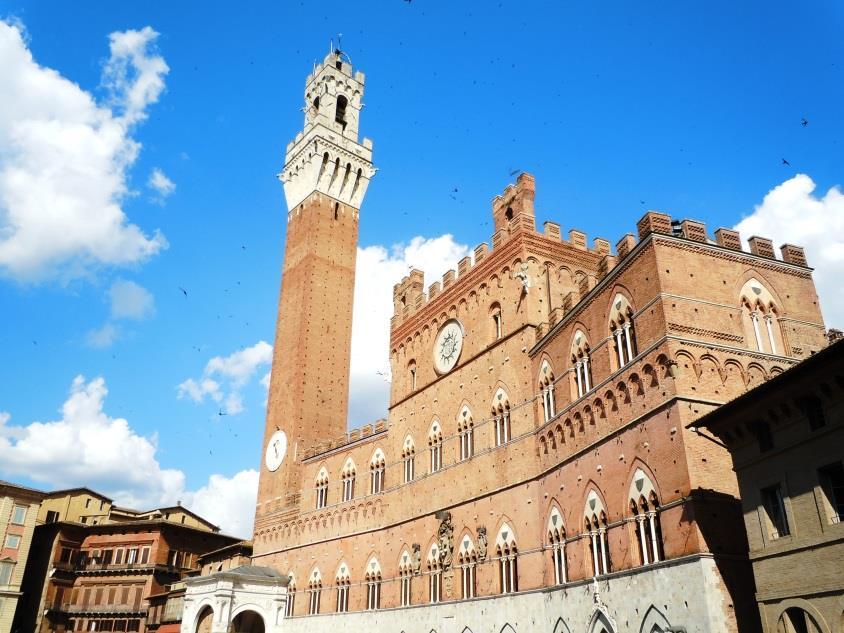 You leave Florence in the early afternoon, reaching SIENA in just 1 hour driving through the Chianti scenery, famous for its delightful hills and vineyards.