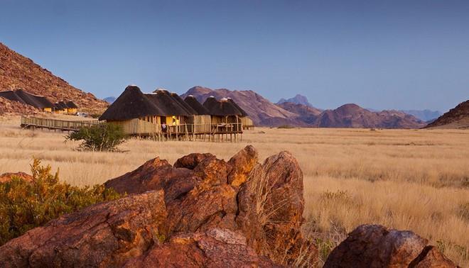 Accommodations SOSSUS DUNE LODGE, SUSSOSVLEI Sossus Dune Lodge is built in an environmentally sensitive manner in an attractive afro village style.