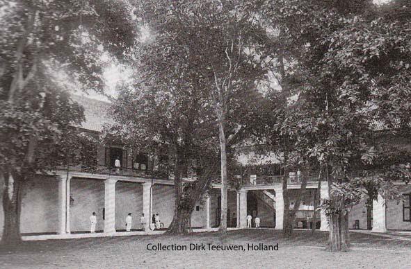 3.3 The yard of the Javasche Bank; Batavia-Jakarta 1906 Sub 3.