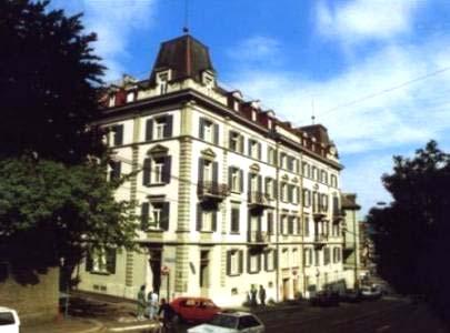 Accommodation in Zurich: Residences ZURICH The Maximilianeum Location: A quiet street approximately 10 minutes by tram from the LSI school and 5 minutes walk to the city centre.