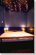 linen and towels provided, live DJ shows, safe and snack provided at the front desk www.ziczac.