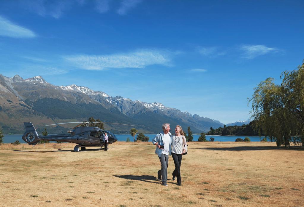 TRAVEL GETTING AROUND NEW ZEALAND One of New Zealand s greatest assets is the sheer variety of landscapes to be found within a relatively compact and accessible land where city limits meet wilderness.
