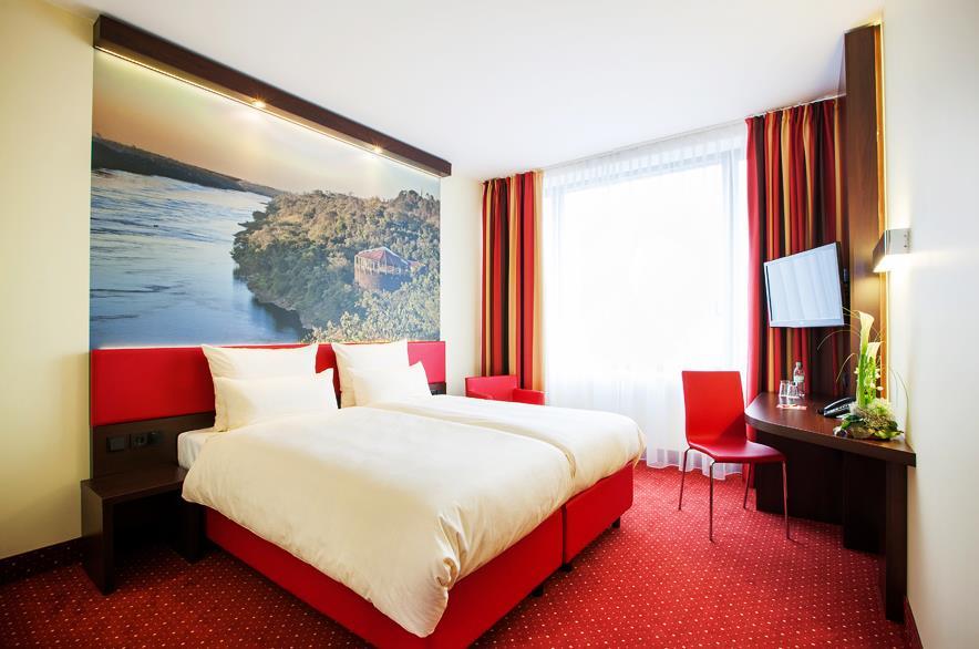 themed rooms including 6 junior suites and 5 barrier-free rooms.