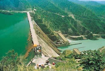 Width: 27 m Highest Straight Gravity Dam - Bhakra Dam Facts