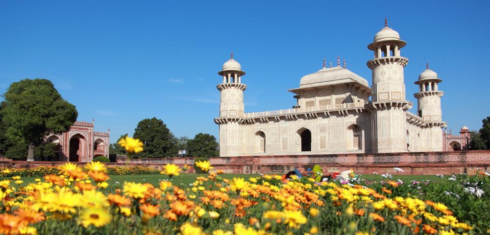 Drive through the old city and visit the Red Fort and Jama Masjid, the largest mosque in India.
