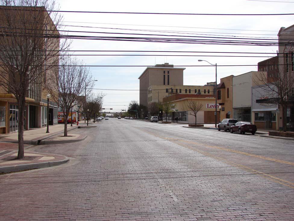 OPPERTUNITIES DOWNTOWN This area f Lubbock is part of the original development of the city.