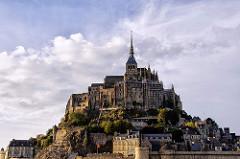 MALO / MONT SAINT MICHEL / LISSES (Wednesday) Today, drive to the 1000 year-old Abbey of Mont-Saint-Michel. This masterpiece of architecture rises from the rock and is surrounded by the sea and sand.