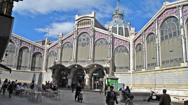 Handicrafts Museum Silk Museum Street Hospital Central market The Central Market of Valencia is a modernist building was begun in 1914 by Francesc i Guardia Vial and Alexandre Soler i March, Lonja La