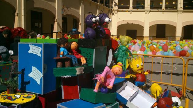 FRIDAY, MARCH 14 th, 2014 FALLAS SCHOOL DAY TRAN SPORT 09:30-10:30 Plantá : the setting of the cardboard monument made by students.