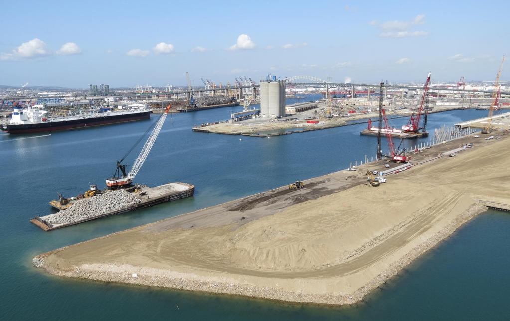 Middle Harbor Redevelopment Under Construction Currently Underway: Pier E Berth E24-E27, Wharf & Backlands Redevelopment, Slip 1 & East Basin Fill, Stage 1 ($123 M) Berth E26 Wharf & Backlands