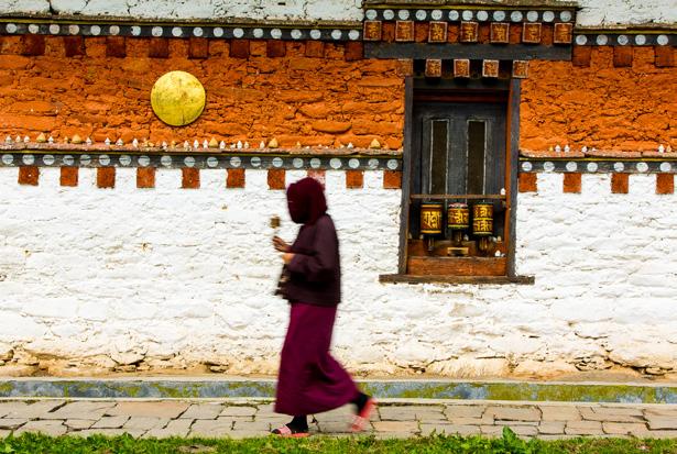 DAY 6 THIMPHU PUNAKHA February 6 We depart early and drive to Punakha, crossing over Dochula Pass (10200ft). If the weather is clear, you will be offered beautiful views of the mountain ranges.