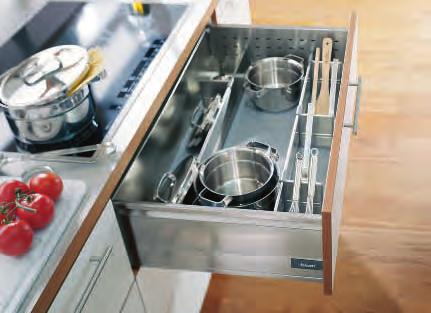 ORGA-LINE for pots, lids and cooking utensils Cooking items that are used on a regular basis should be kept near the oven and hob.