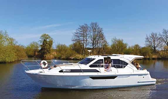 MODERN The Broom 35 Coupé is a brand new boat for 2016 from the renowned luxury