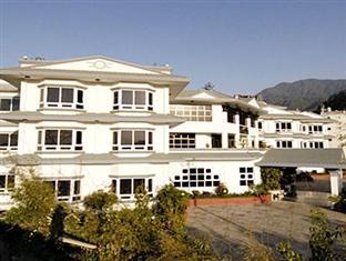 np/ In Nagarkot, stay for 2 nights at the Club Himalaya Resort, a lovely mountain lodge built in traditional style, yet stylish and elegant with modernist touches.