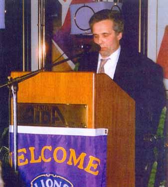 Intervju Psihiater Jože Magdič, dr. med., kot ustanovni predsednik Lions kluba Murska Sobota leta 1991 (foto: Katarina Magdič). povezano z lakoto in tudi s strahom zaradi negotovih političnih razmer.