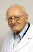 Profesor dr. Rudi Pavlin, dr. med. 90-letnik Dušan Sket 90 let našega jubilanta je priložnost, da se ozremo na njegovo prehojeno življenjsko pot.
