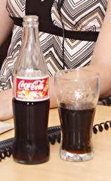 Pravidlami obchodného správania, ktoré platia pre riaditeľa, vedúcich pracovníkov aj radových zamestnancov skupiny Coca-Cola Hellenic a všetkých jej dcérskych spoločností.