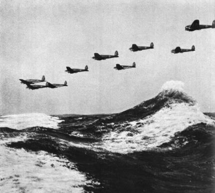 iskrcavanje kopnenih snaga uz zračnu potporu Luftwaffea. 24 Za vrijeme ljeta i jeseni 1940. godine divljala je tzv. Bitka za Britaniju. Na početku rata Britanija je bila loše pripremljena.
