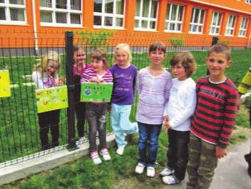 Zelena kronika U povodu ekotjedna, koji je trajao od 19. do 23. ožujka, učenici ekoskupine uredili su pano u predvorju škole.