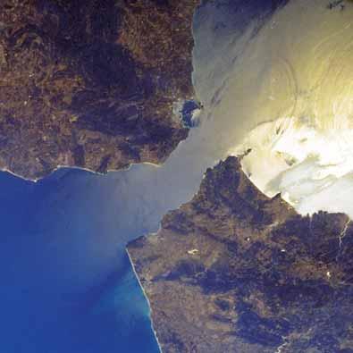 Introduction The Gibraltar Strait constitutes an area of great strategic interest due to its geographical location between Europe and Africa and as a crossroads between the Atlantic and the