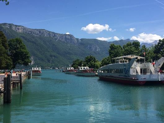 1:00 pm: Lunch 3:30 pm: One-hour cruise on Lake Annecy. You will set sail from Annecy for a guided cruise.