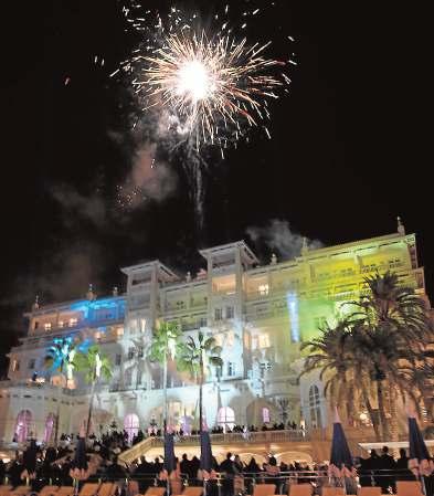 :: SALVADOR SALAS Glittering gala opening for the Gran Miramar More than 1400 guests attended the event, which included guided tours of the facilities and a spectacular firework display :: PILAR