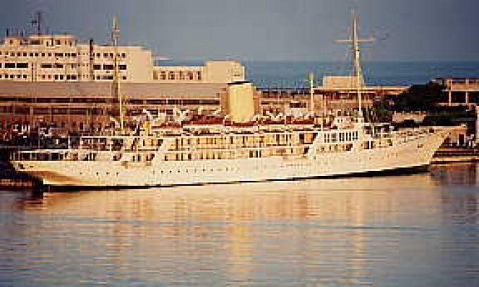 Motor Yacht MAHROUSSA by SAMUDA BROTHERS A General Description of Motor Yacht MAHROUSSA Samuda Brothers finished building motor yacht MAHROUSSA in 1865.