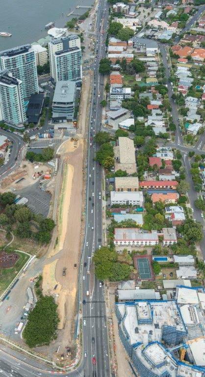 Creates a tree lined boulevard to Brisbane city, including parks and pathways Design and