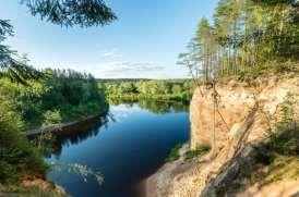 On our way, we will first stop at Sigulda to visit the enchanting Turaida Castle and Sigulda Castle ruins.