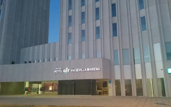 Git Vía Sevilla Mairena Hotel **** Cutting edge design hotel, easily recognizable in Seville's area