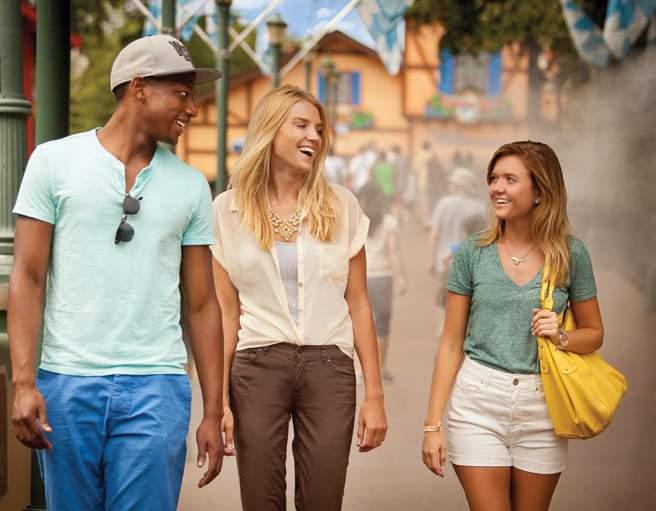 GRADES 9TH-12TH BUSCH GARDENS YOUTH PROGRAMS Grades 9th 12th Give high school-age students an extraordinary way to connect with the world beyond their classroom.