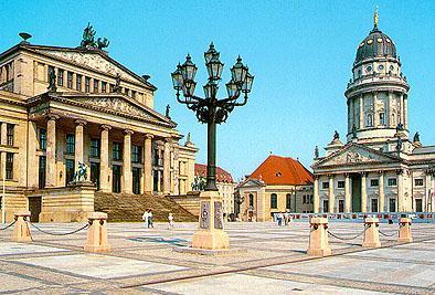 Day 6 Sunday, May 30 th Berlin Royal Day 8:00 am Breakfast 8:30 am Leave for Potsdam Zoological Garten (8:32 or 8:47) to Potsdam Bus to Castle 695 or X15 9:30