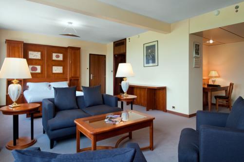 Parliament and Congress Center Access to the Executive Lounge Located on the 7th floor (great view on the city and